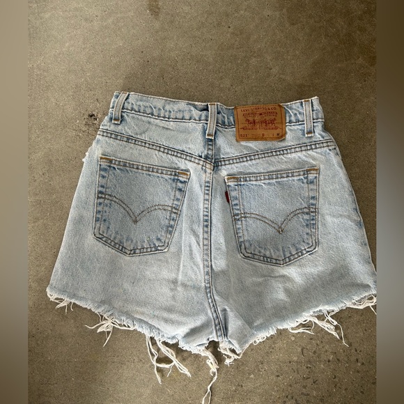 Levi’s Jean shorts - Picture 2 of 2